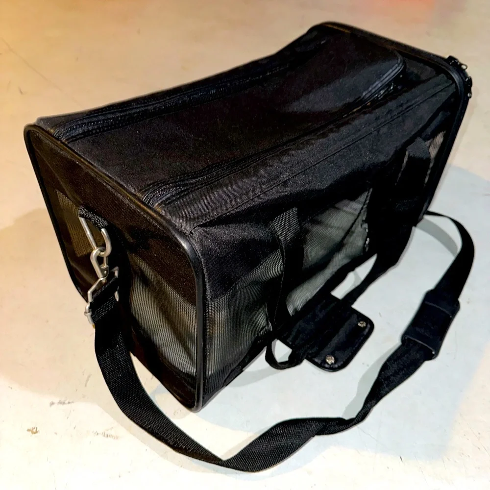 Cat (small pet) soft carrier - barely used